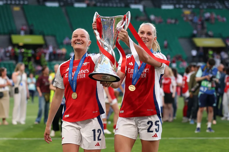 荷兰女足新星崭露头角,展现实力的视频